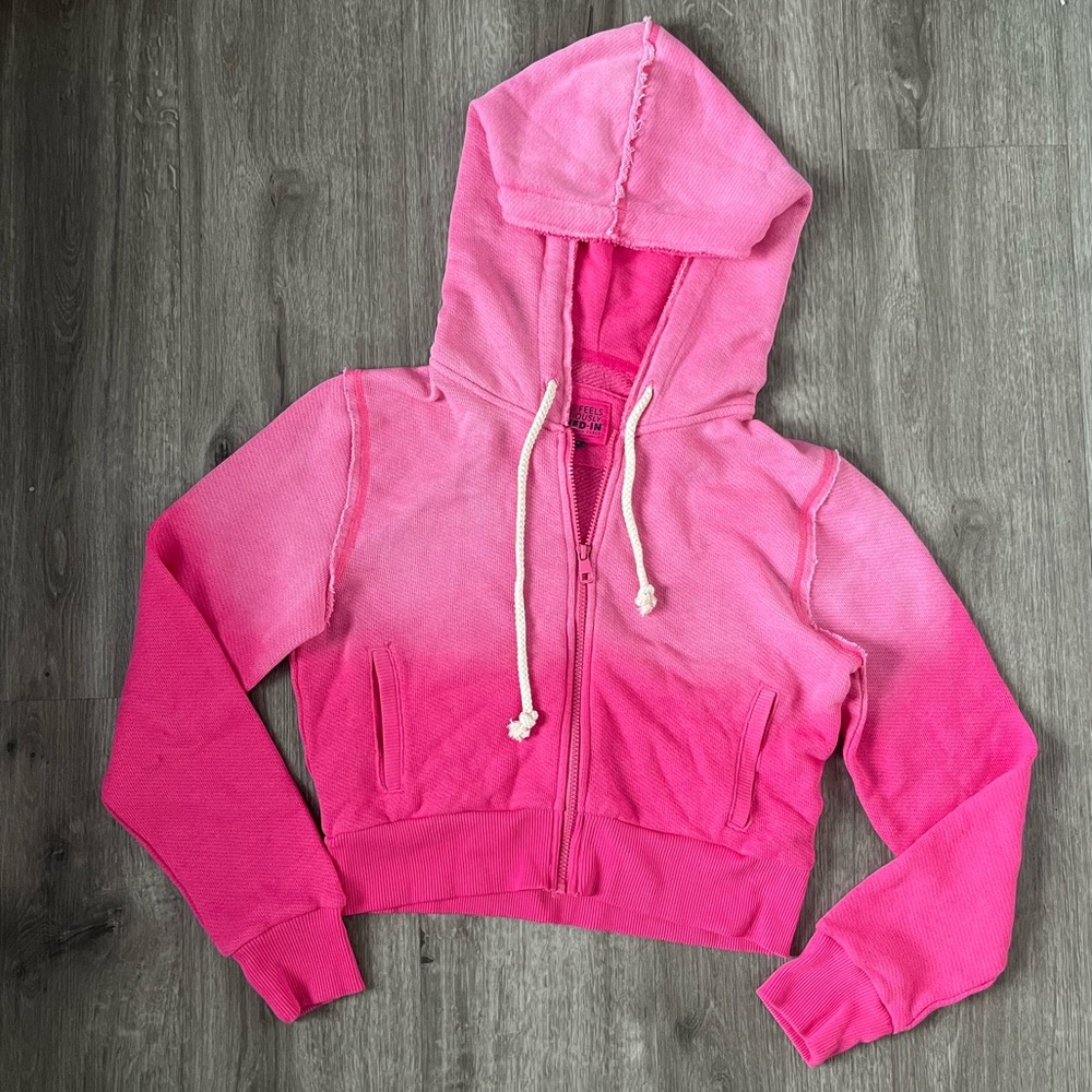 Cropped Ombré pink American eagle zip up hoodie🎀